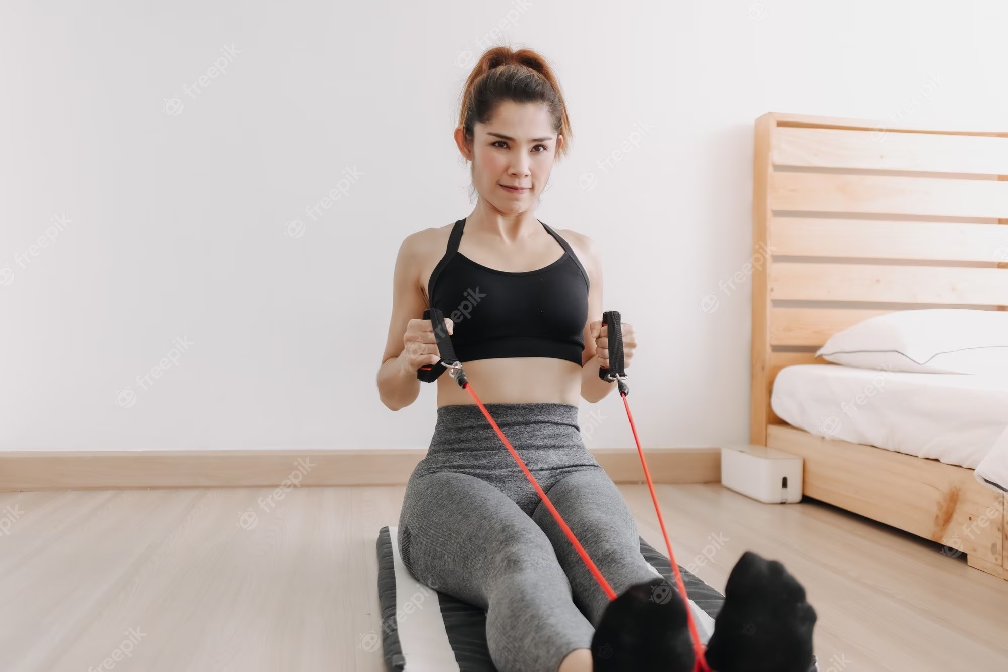 how-to-do-Seated-Rows-with-resistance-bands