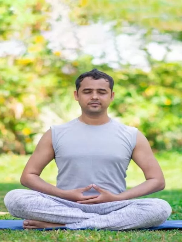 योग करने से शरीर को होते हैं ये फायदे।